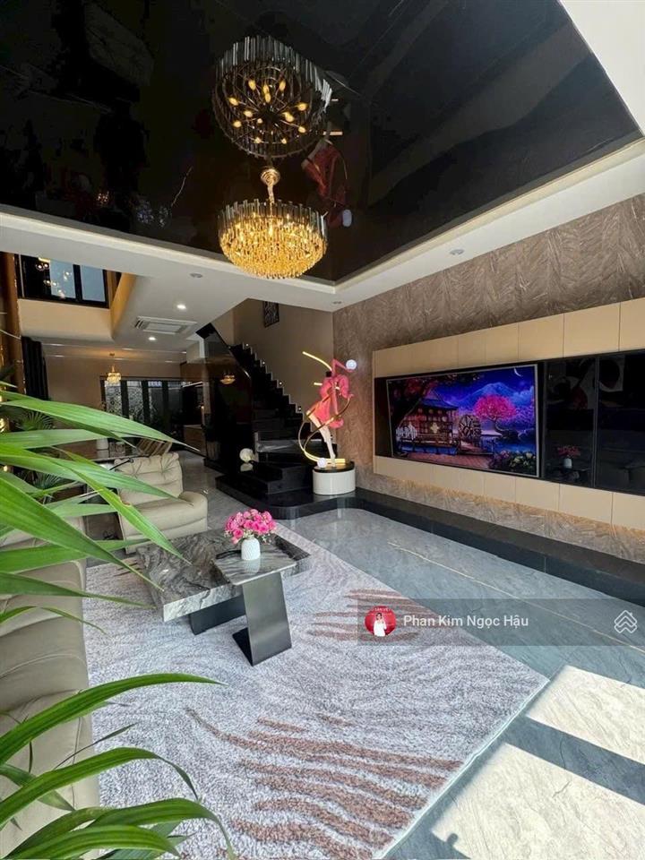 Nhà 3 tầng đối diện hồ bơi gói 8 kđt mỹ gia the capella nha trang có dòng tiền 40 triệu/tháng
