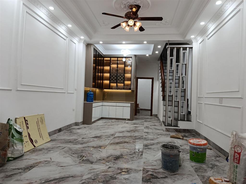 Nhà đẹp phố văn cao, dt 55 m2, 6 tầng, mt 4.3 m, nhà mới, thang máy, giá nhỉnh 19 tỷ.
