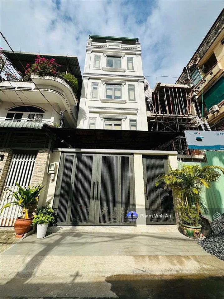 Nhà 5 tầng xây tâm huyết ngay kha vạn cân nội thất cao cấp + thang máy