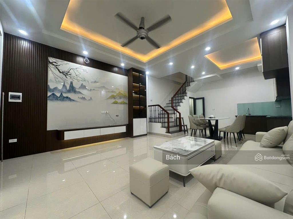 Chính chủ bán nhà dương văn bé 43m2, 5 tầng lô góc nhà mới full nội thất 10.9 tỷ