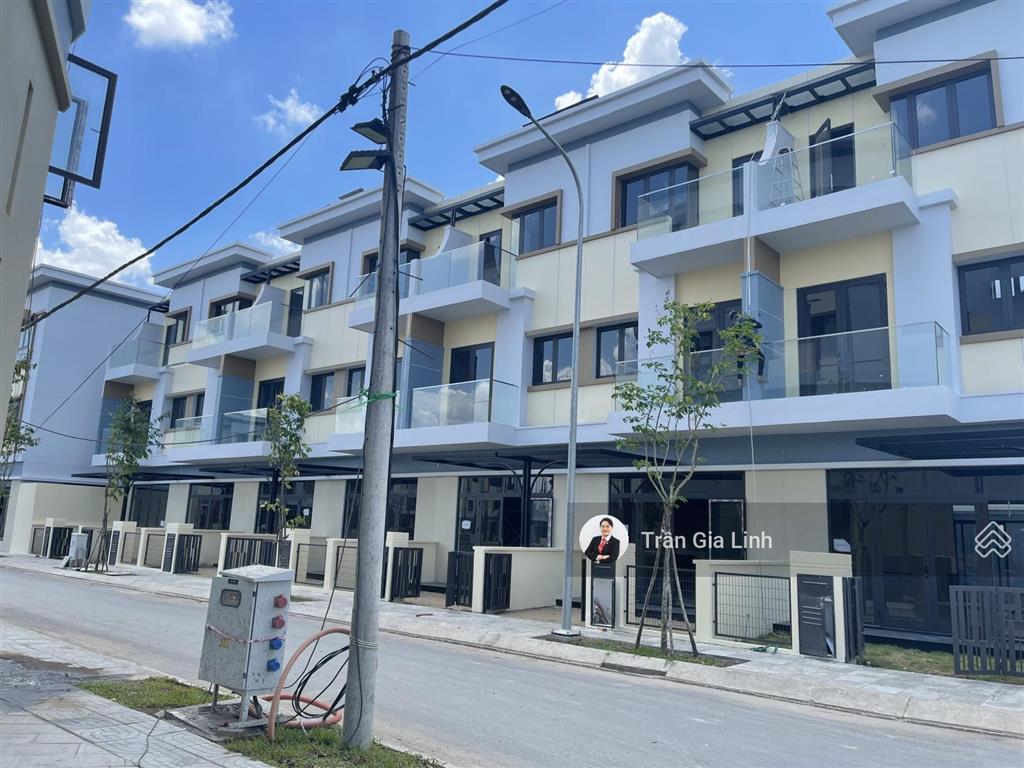 Cắt lỗ cực sâu căn iris vị trí cực đẹp đối diện trường học và shophouse giá chỉ 2,67 tỷ