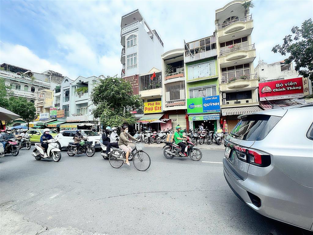 BÁN NHÀ 4 TẦNG - MT Đ. LÝ CHÍNH THẮNG, QUẬN 3 - HDT 60TR/TH - DUY NHẤT NHÀ BÁN * LH