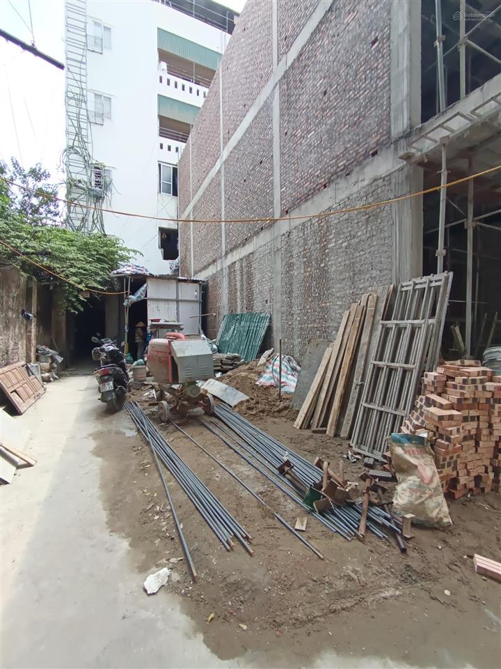 Hàng hiếm hơn 5 tỷ bán đất sài đồng 42m2 lô góc sổ vuông