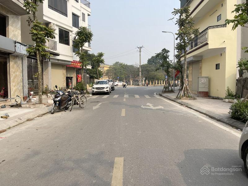 Chính chủ bán đất hoa động, cự khối, 50m2 ngay cầu thanh trì, tiện ích ngập tràn