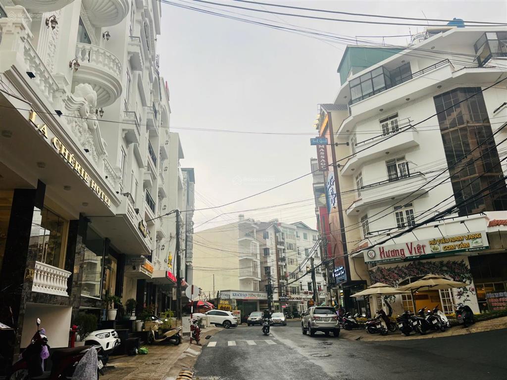 Bán khách sạn 30 phòng ngay khu hoà bình trung tâm tp. đà lạt