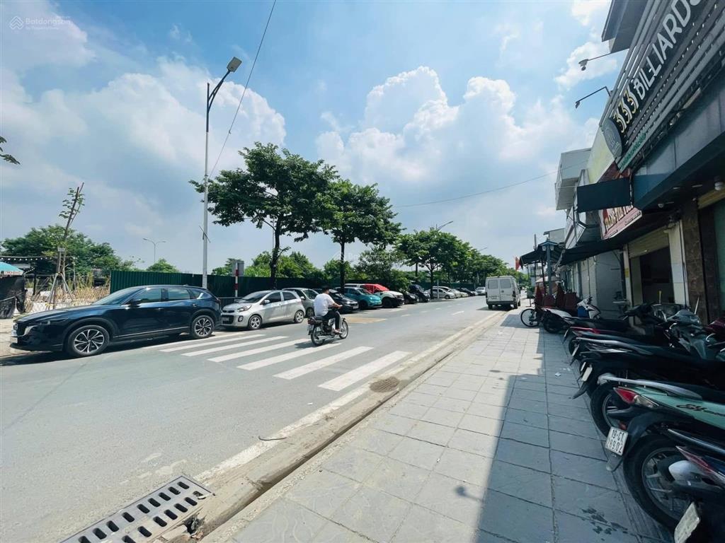 Tòa nhà mặt phố hồng đô gần lê quang đạo, nam từ liêm, dt 670m2 x 6t mt 40m, doanh thu 400tr/tháng