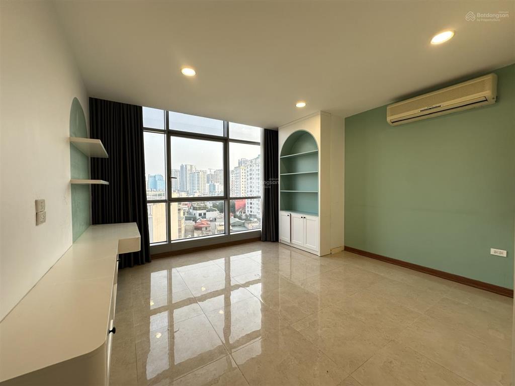 Cần bán căn hộ 4pn nhà về ở luôn ở yên hoà sunshine 140m2 giá 10,5 tỷ