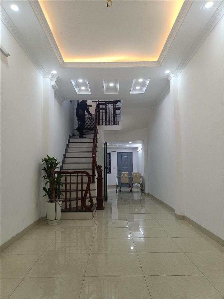 Nhà mới đẹp, chỉ việc xách vali về ở 42 m | giá chỉ nhỉnh 7 tỷ | trung tâm văn điển, thanh trì