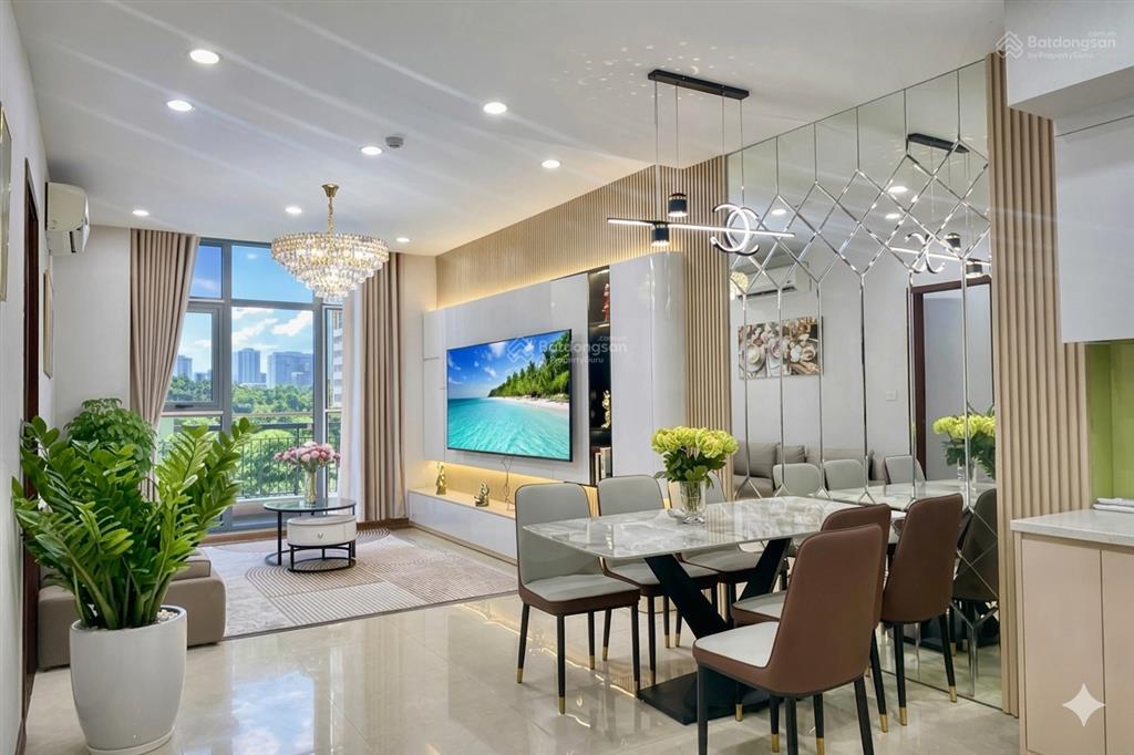 Cần bán căn 3 ngủ 106,4m tầng trung full nội thất