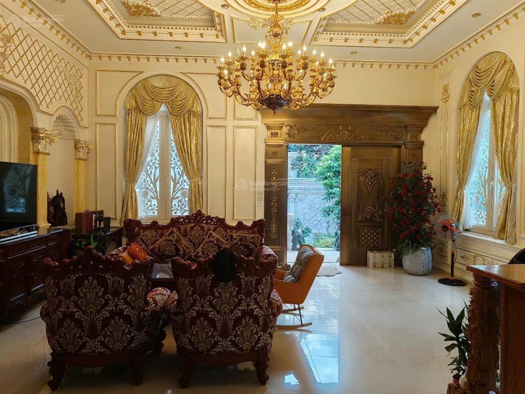 Bán biệt thự hồ bơi góc 2 mt bành văn trân. q. tân bình. dt 11 x 34m2. hầm 5 tầng. giá 61 tỷ