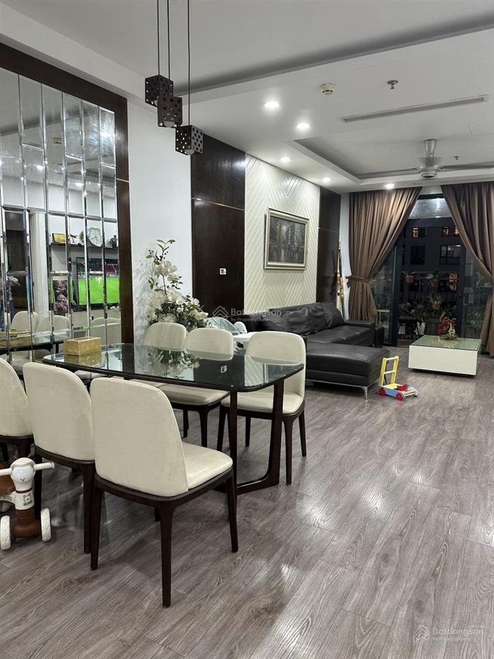 Bán gấp căn hộ 132m tầng trung hướng mát giá chỉ 12,8 tỷ