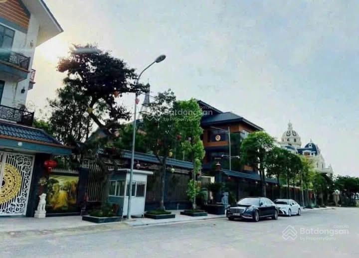 Chủ rất cần bán đất, tái định cư, vân hà thư lâm. lk21 giá 4.8 tỷ dt 80m² mt 5.6m đối diện vườn hoa