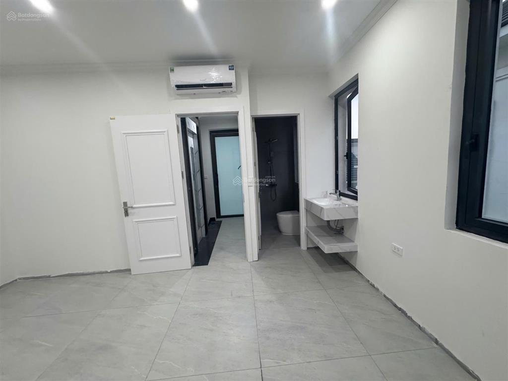 Bán cắt lỗ căn liền kề xẻ khe đã hoàn thiện full 5 tầng đẹp vinhomes ocean park 2