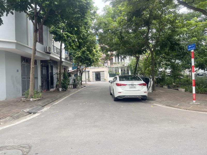 Bán đất tđc x6 thạch bàn 100m2 view vườn hoa mặt tiền rộng 6,67m kinh doanh đỉnh