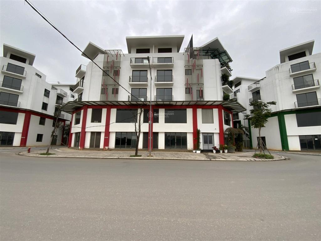 230 triệu/m2 đất có liền kề 100m2, 450m2 sử dụng tại khai sơn town. chủ thiện chí bán 0945 892 ***