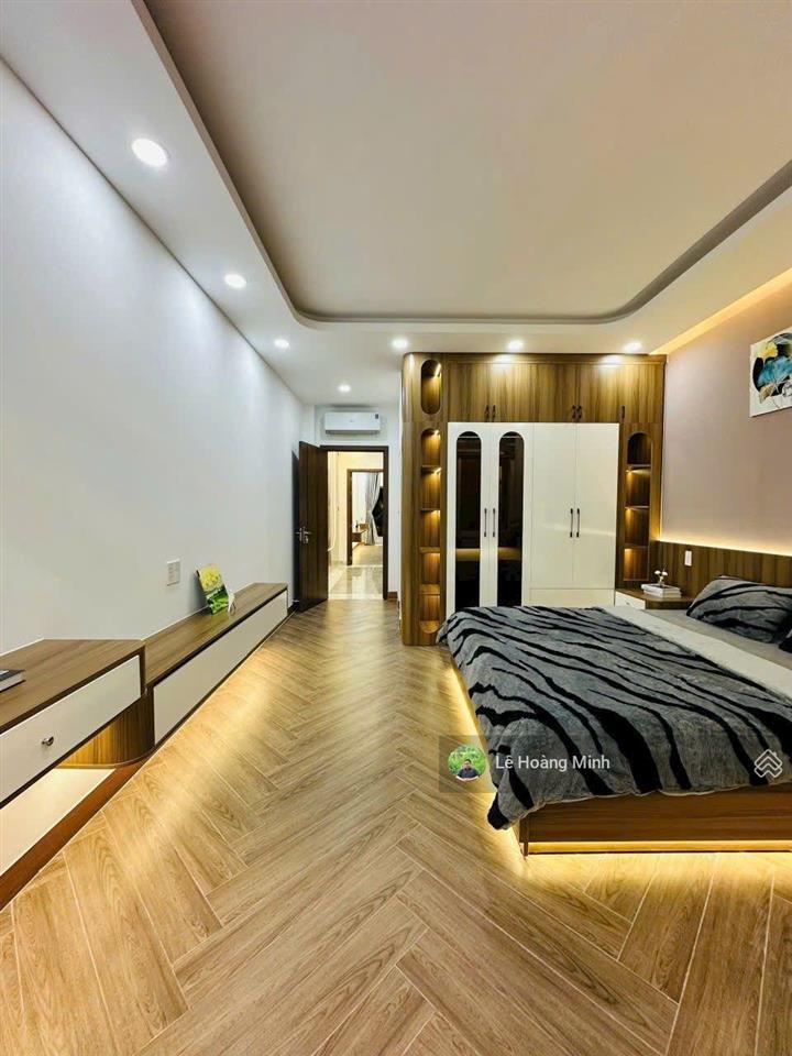 Siêu phẩm 4m x 20m, xây 5 tầng thang máy mặt tiền đường thới an 12