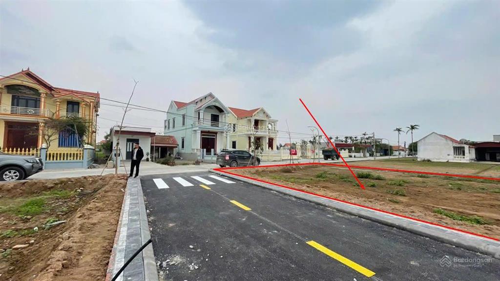 Đất biển ninh cơ vị trí đẹp bãi tắm chính giá 1 tỳ 200 triệu diện tích 92m2. 0977 494 ***