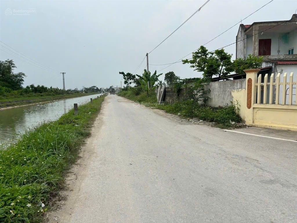 Bán lô đất dt 5m x 25m giá 2,35 tỷ cách võ nguyên giáp 500m trục chính m31 quảng đông