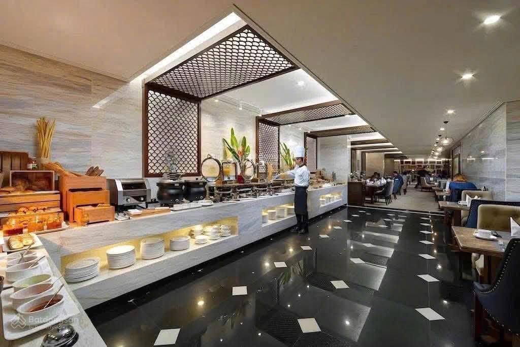 Chính chủ cần bán nhanh toà khách sạn trung tâm phố cổ, gần bờ hồ, hà nội. diện tích 200 m2, 9 tầng