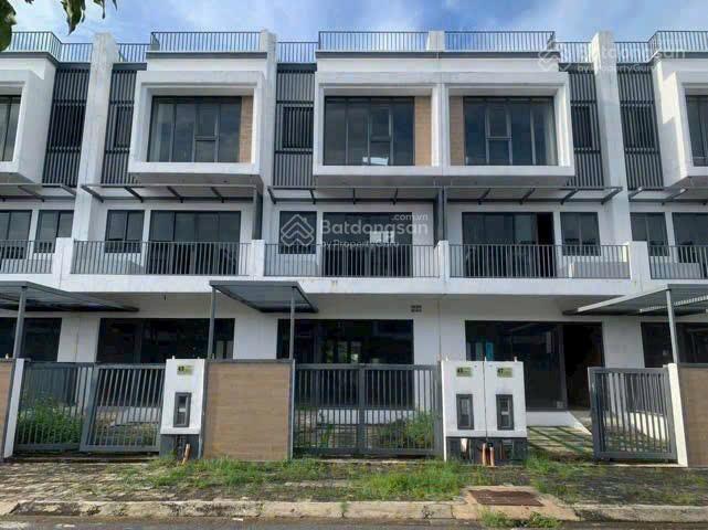Bán nhà hoàn thiện 100m2 3 tầng dự án đông tăng long giá ngộp chỉ 8,2 tỷ bao sang tên, sổ hồng