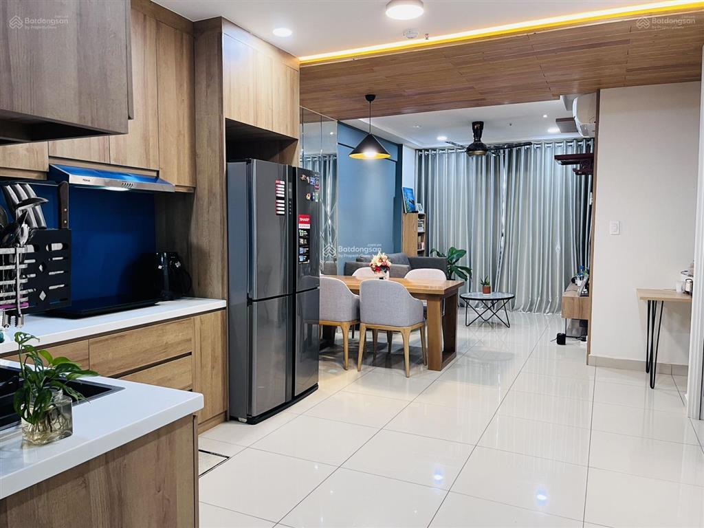 Bán gấp căn hộ full nội thất, 2,3 tỷ, 67 m2, 2pn, 2wc, pháp lý đầy đủ, tầng 19 block c, eco xuân