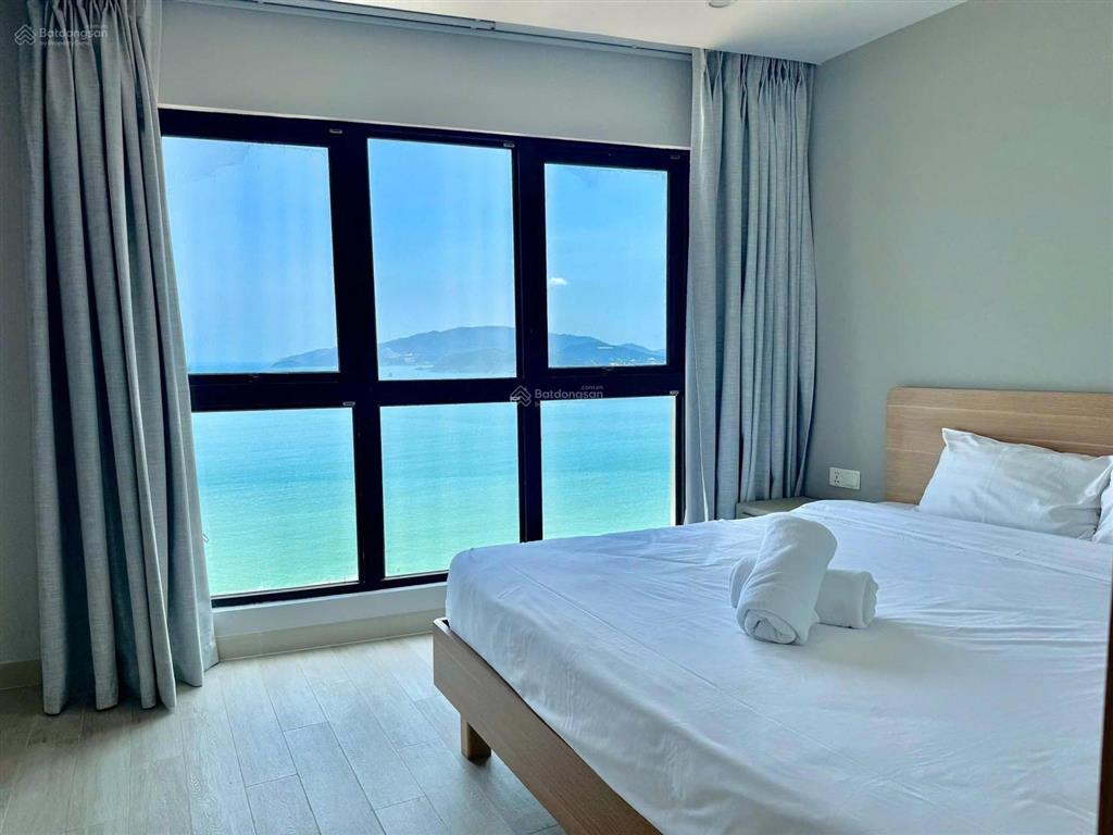 Căn hộ view biển, 70,5 m2, 2 pn, 2 wc, nội thất đẹp, sổ hồng sẵn, giá 12 tỷ 0906 549 *** sơn