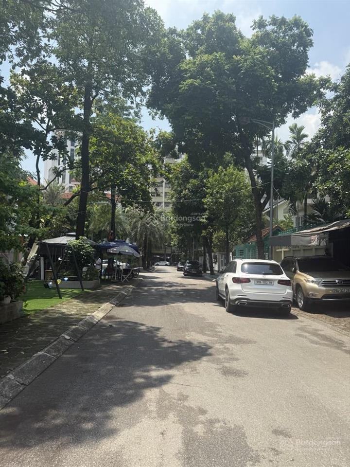 Bán bt vip bán đảo linh đàm, khu dân trí cao, an ninh tốt, hồ điều hòa thoáng mát, 425m, mt 10m