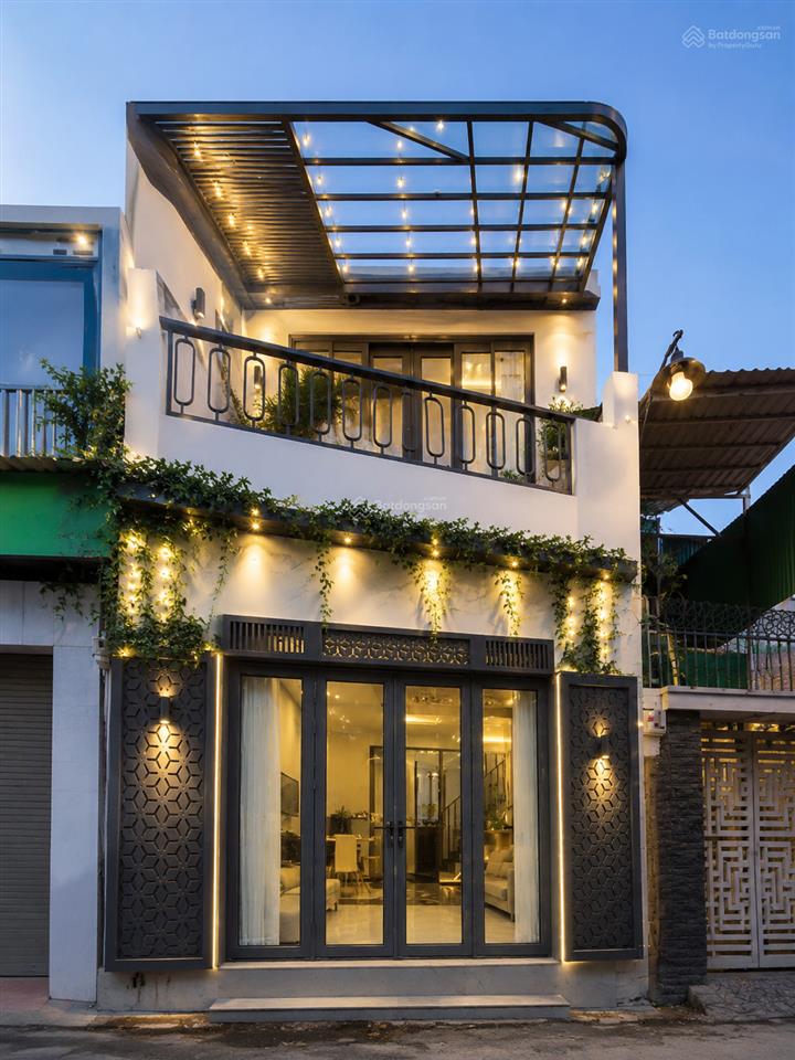 Chỉ 5,8 tỷ, nhà đẹp 2 tầng, 4x16m, quận 7