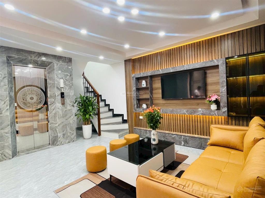 Nhà định công thượng thang máy 6 tầng mt 6m cách ô tô tránh chỉ 15m full nội thất ở ngay, chỉ 9,7tỷ