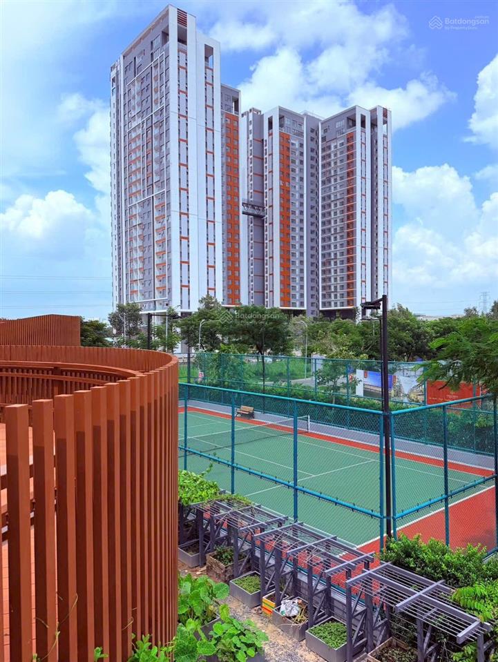 Bán gấp căn góc essensia sky 2pn dt 81m2 tầng cao view pmh giá 6,6 tỷ sales cđt 0944 581 ***