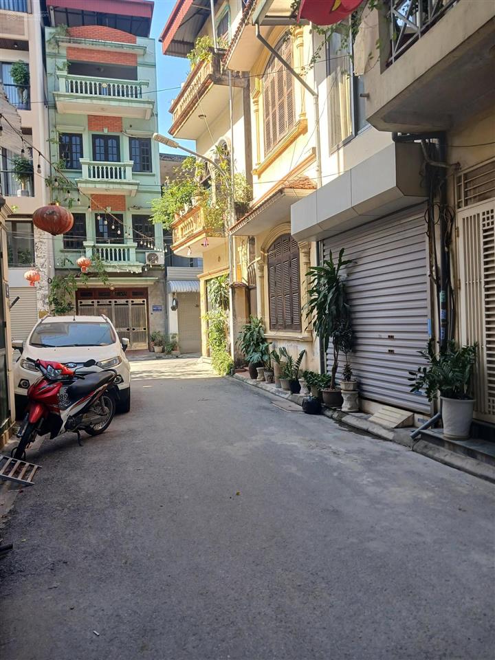 Nhà 6 tầng ô tôthang máygần cầu vĩnh tuyaeongần trường học, bệnh viện. dt 48m2/giá 13,5 tỷ