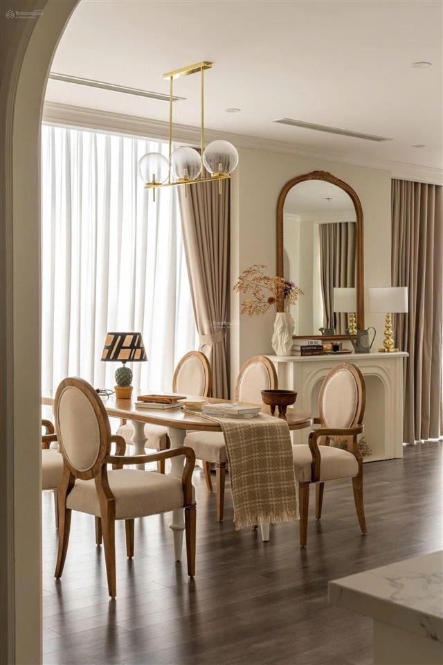 Chính chủ gửi bán căn góc 3pn, 131,5m2 tầng cao view thoáng nội thất cao cấp tại the nine