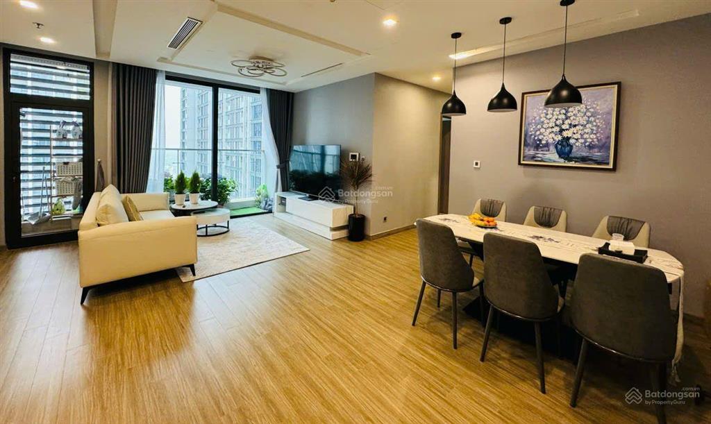 Chủ nhà gửi bán căn hộ 3pn 2vs 111m2, căn góc tầng đẹp view 2 hồ tại m1 vinhomes metropolis