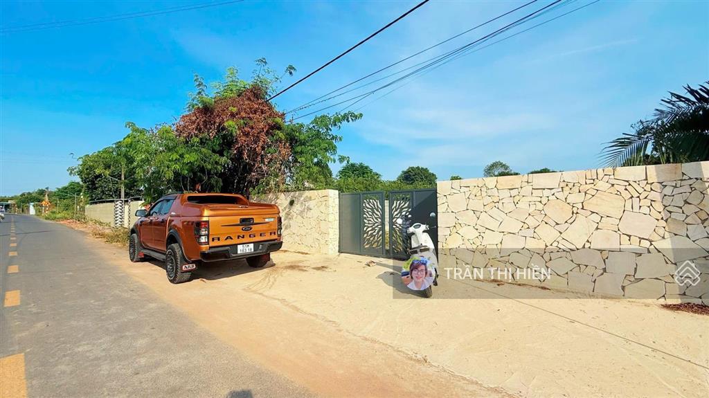 Mặt tiền nguyễn đình chiểu tt đất đỏ dt 650m2 ngang 10m x 65m sẵn 80m2 thổ cư