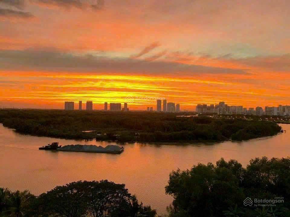 Bán gấp ch riverside residence 180m2, view sông full nội thất giá 15tỷ5 thương lượng. 0914 266 ***