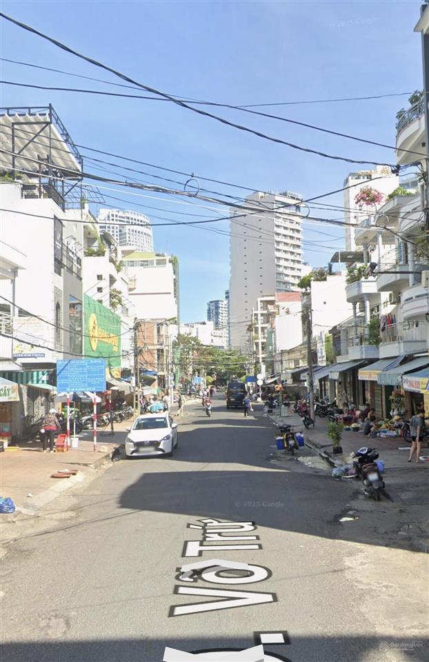 Nhà 2 tầng 2 mặt tiền đường võ trứ, nha trang. cạnh chợ xóm mới cách bãi tắm 800m