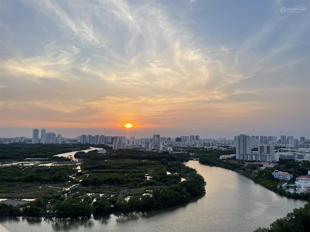 Chủ nhà cần tiền bán gấp căn hộ riverside residence pmh, 180m2, 3pn 4wc giá 15 tỷ. 0914 106 ***