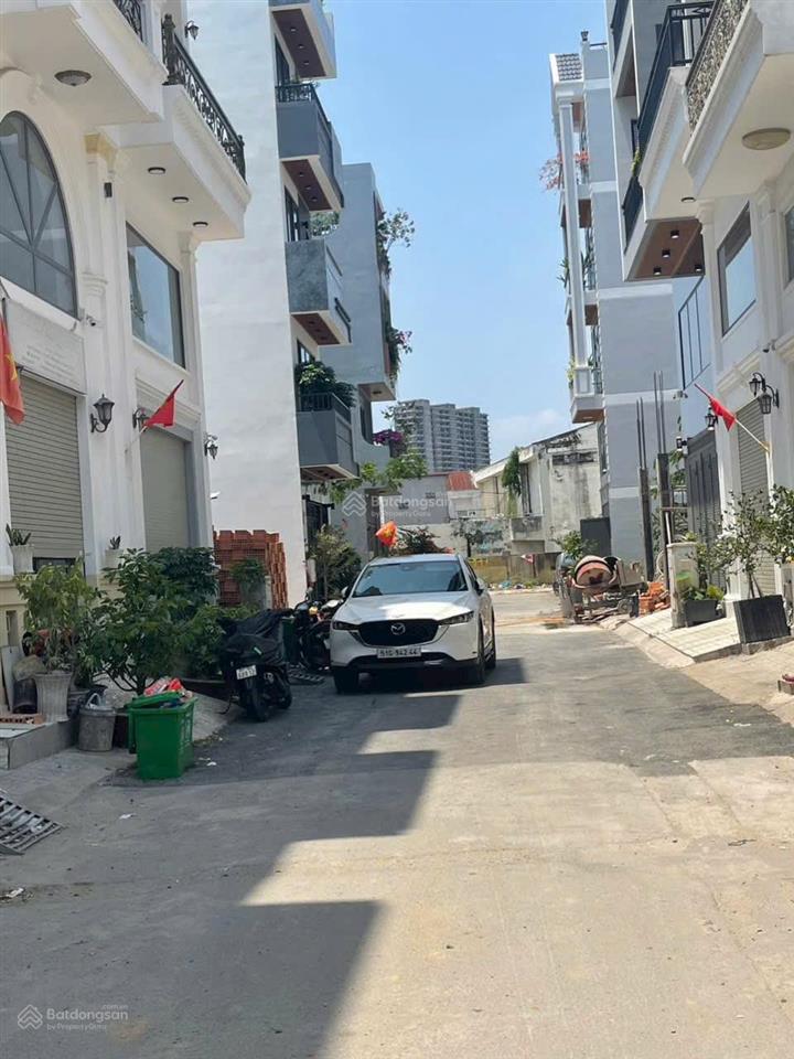 Đất đường nhựa 8m vị trí đẹp 61.8m2, giá 7.2 tỷ sổ riêng
