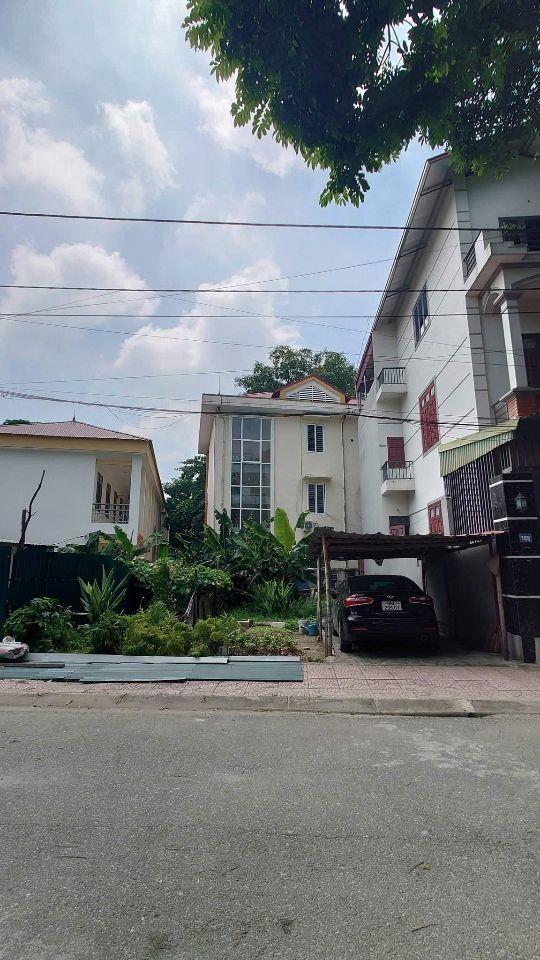 Tôi cần bán nhanh lô đất tại KDC Làng Cả, Hội Hợp DT 119m2, MT 8m nở hậu đẹp sẵn sổ giá chỉ 3,4 tỷ 0988296228