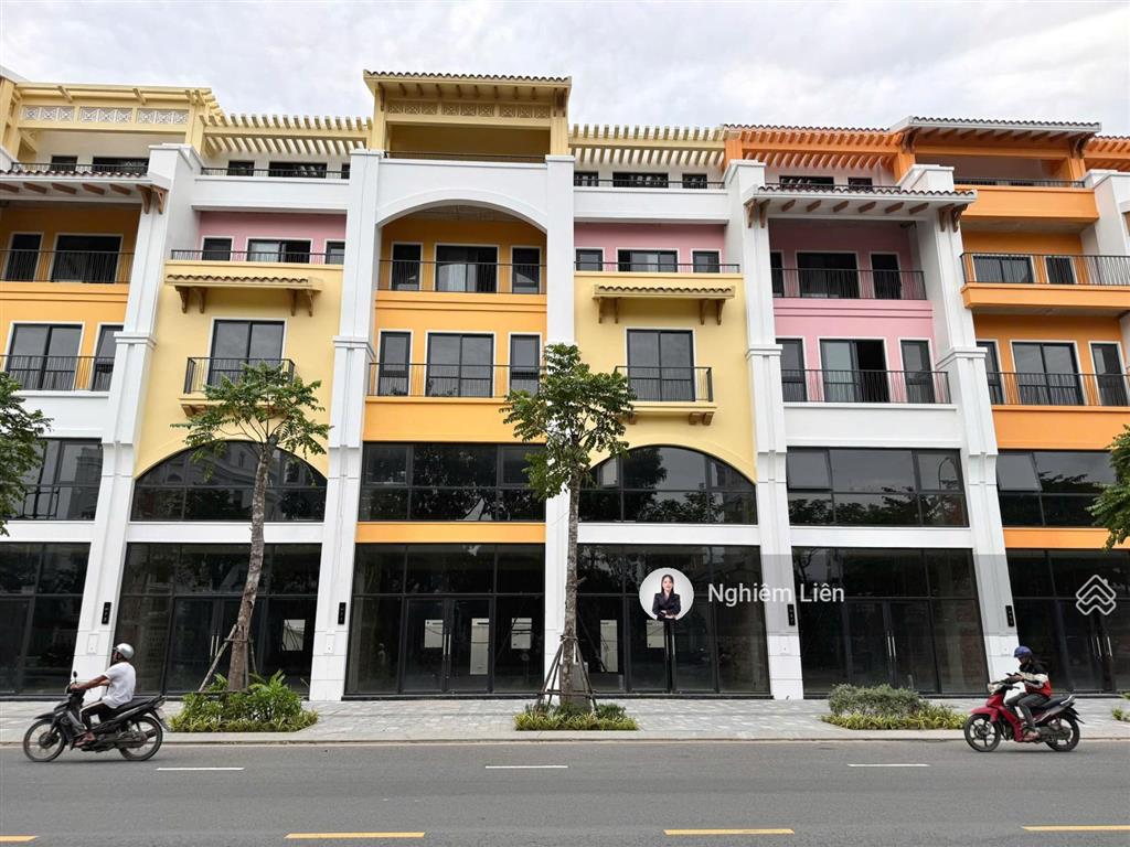 Nhà mặt phố view sông trung tâm đà nẵng 5 tầng sở đỏ lâu dài chiết khấu 14.5%
