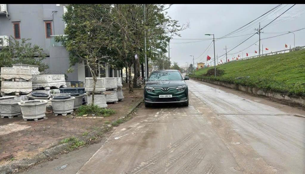 Bán lô đất đấu giá xen kẹt liên mạc, btl 84m2, mt 5m, vỉa hè rộng, 12,450 tỷ