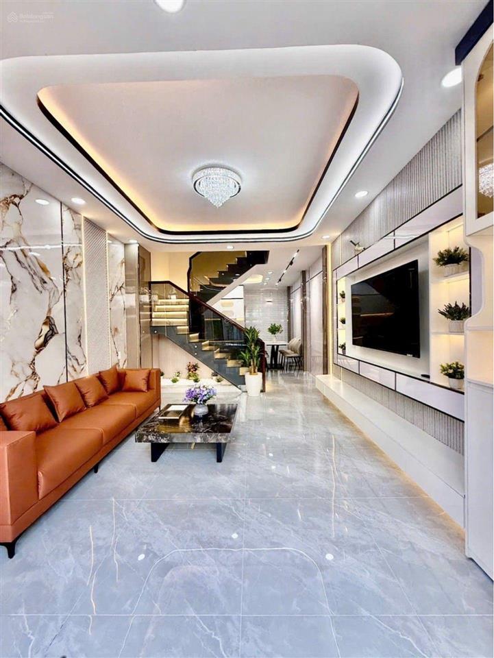 Nhà mới tinh full nội thất xe hơi đỗ cửa chỉ 5,69 tỷ kế q7, qua pmh chỉ 5 phút. nhà 58m2
