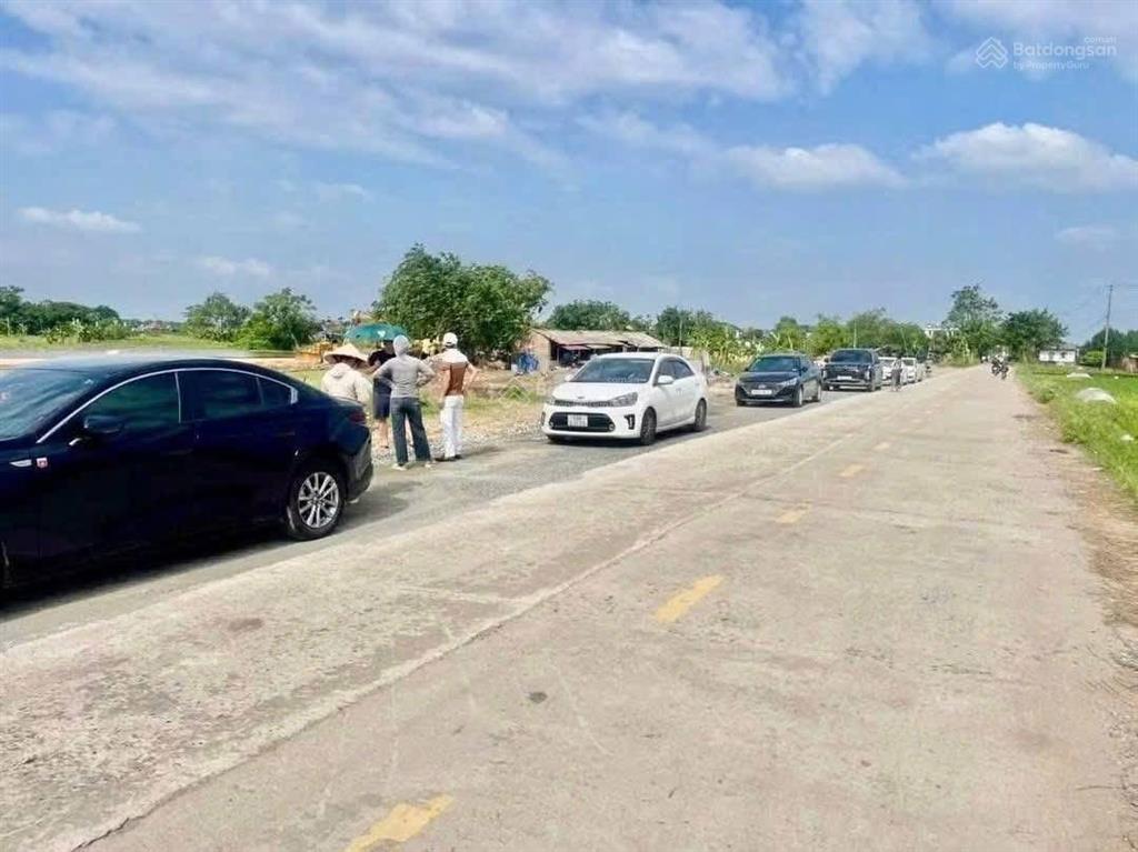 Đấu giá văn tiến nguyêt đức yên lạc giáp hà nội băng 1 c đuòng 19,5m dt từ 106 m ô góc 2 mặt tiên