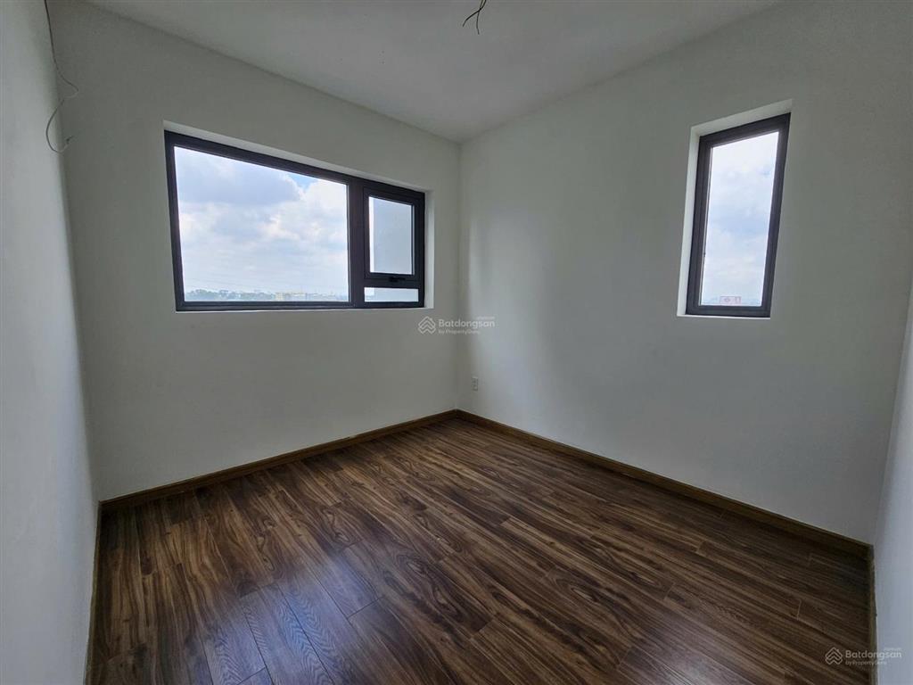 Căn hộ góc, 3pn, 2wc, nhà hoàn thiện có bếp rèm, giá bán tốt chỉ chưa tối 2,69 tỷ, shr cc ngay