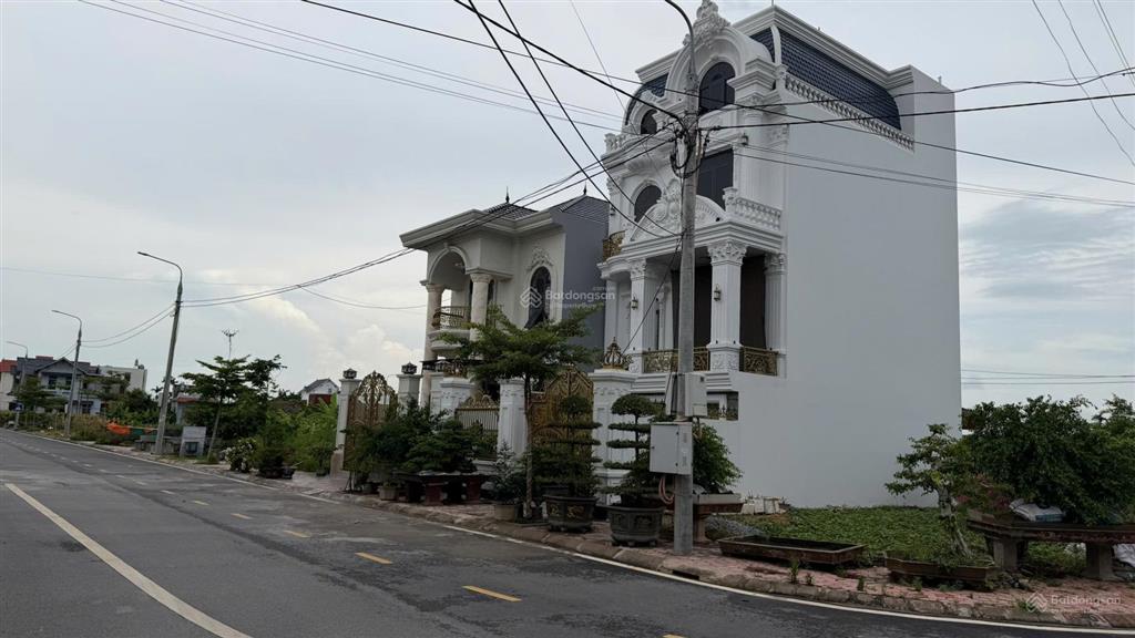 Bán đất trục chính kinh doanh, 156m2, lô góc, giá 1.4 tỷ, đường thông, ô tô tránh, kd dòng tiền