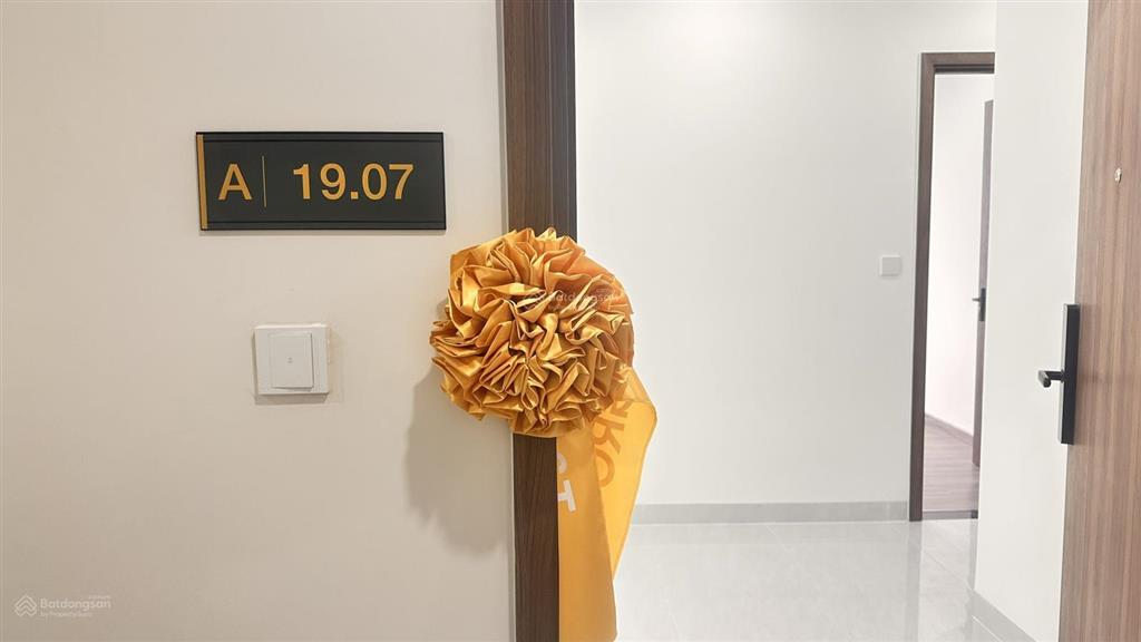 Cần bán căn hộ 70m2, 2pn 2wc, nhà trống vừa nhận bàn giao, chính chủ 0909 760 ***