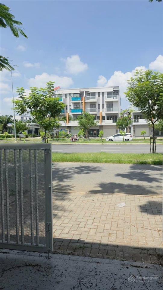 Bán shophouse 3pn, 3wc, 144m2 tại khang điền bình chánh, giá chỉ với 9,9 tỷ mặt tiền song hành 52m