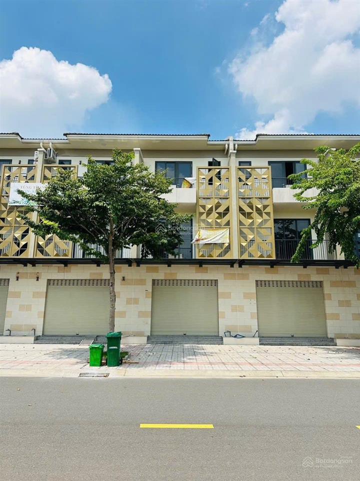 Bán shophouse 3 tầng/100m2 sun casa central vsip2a bình dương giá 3.6tỷ bao sổ cho thuê từ 17tr/th