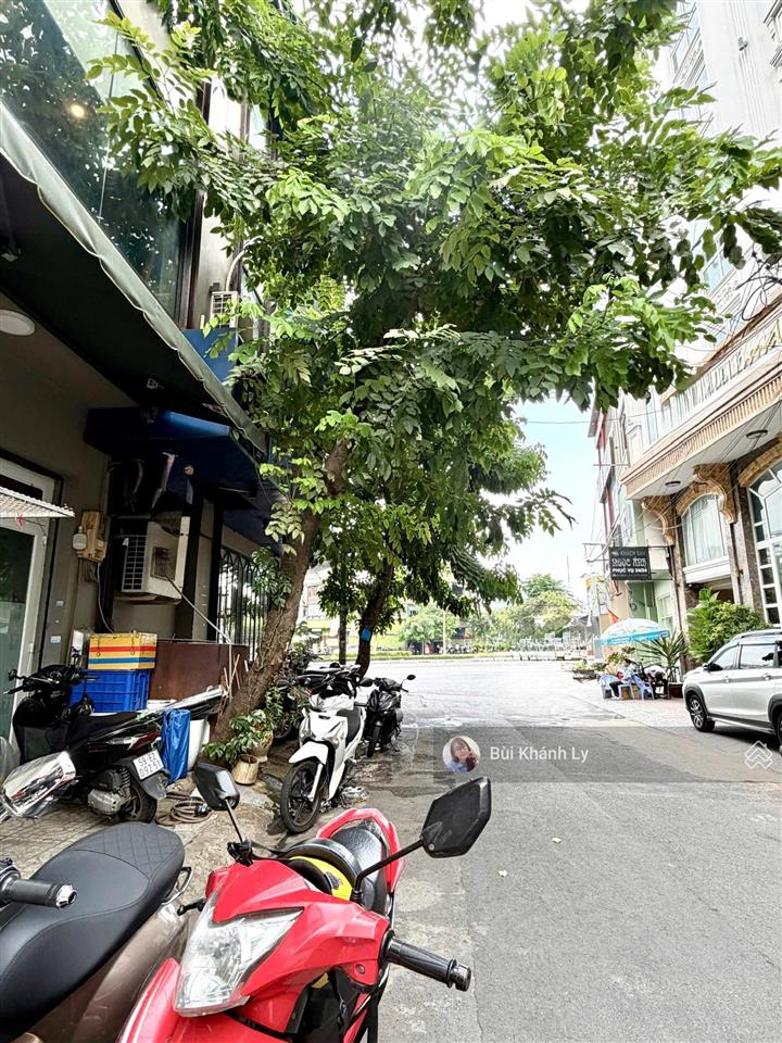 Bán nhà mặt tiền hoa hồng khu vip phan xích long, 50m (3,813m) 5 tầng kinh doanh