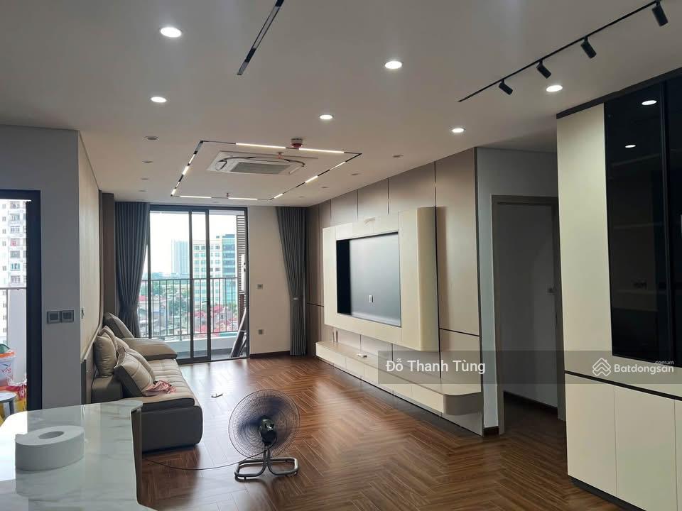 Cần bán nhanh căn chung cư tầng đẹp, view đẳng cấp. nhà rộng, thoáng sáng tự nhiên, full nội thất